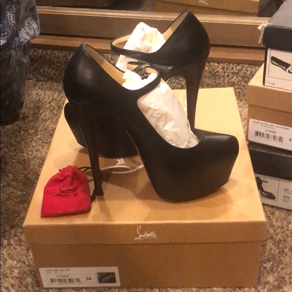 Christian Louboutin lady Daf size 36 Worn